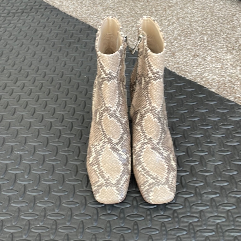 Sam Edelman Codie ankle bootie in snake print. Great condition!